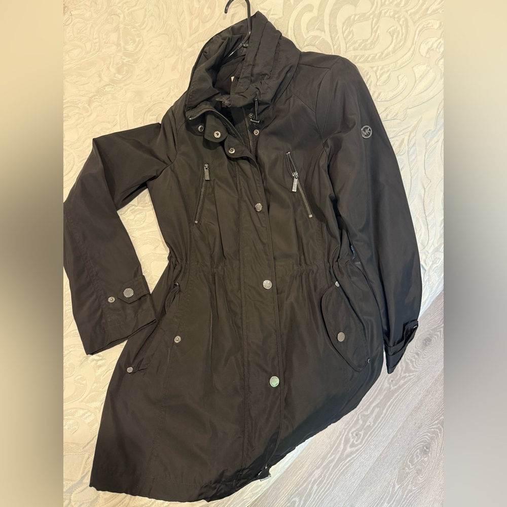 LIKE NEW Michael Kors Black Hooded Jacket with Zipper Accents